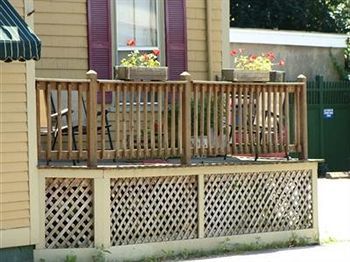 The Henry Collins Inn Newport Exterior photo